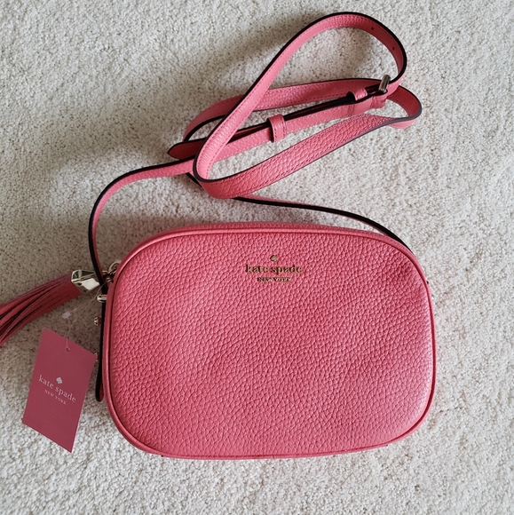 kate spade Handbags - NWT Kate Spade Pink Kourtney Camera Bag